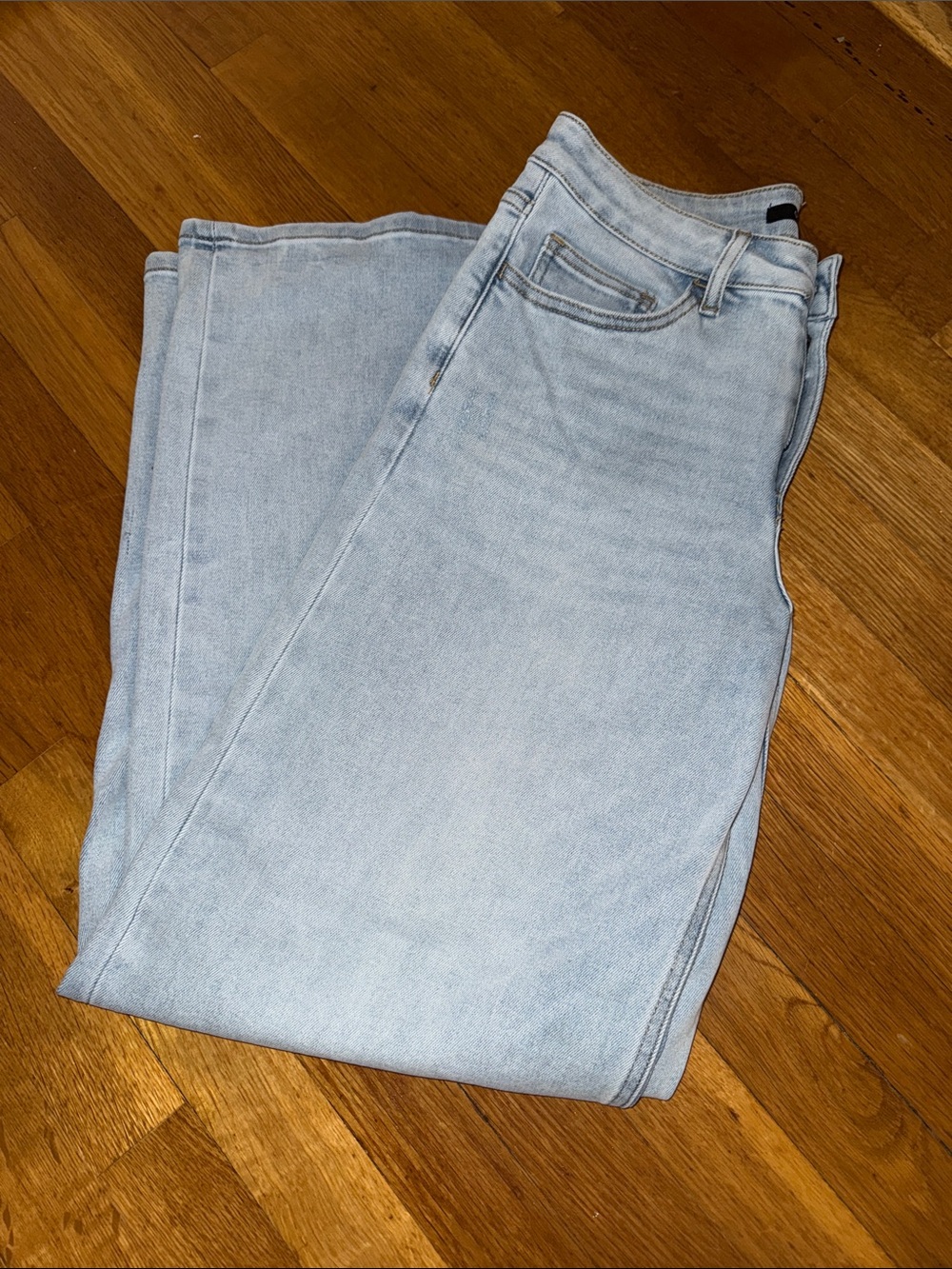 Onero Light Wash Women’s Jeans - Classic Straight Fit